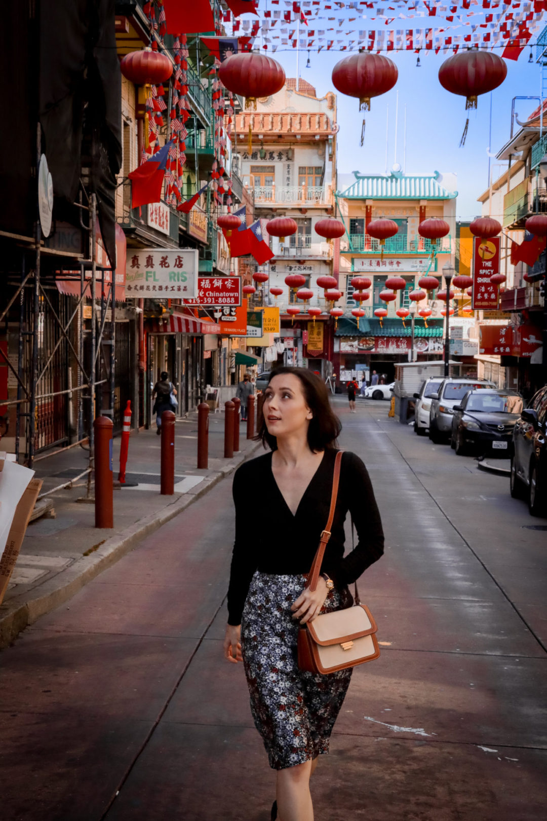 Travel Blogger Jordan Gassner walking along Waverly Place in San Francisco's Chinatown