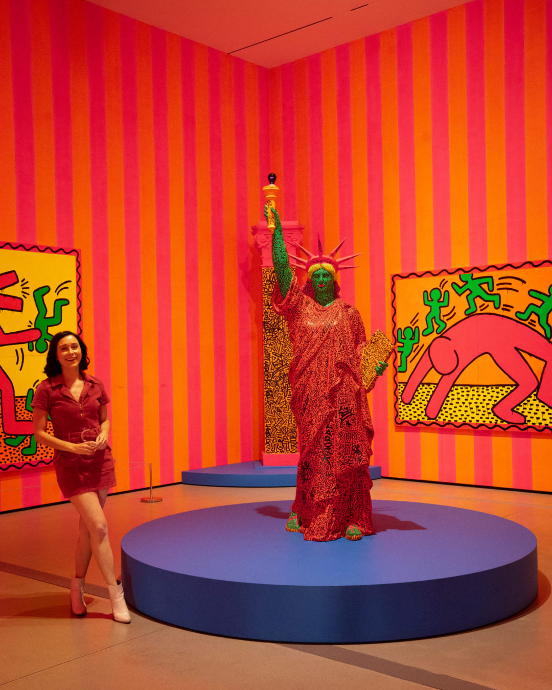 Travel Blogger Jordan Gassner inside the Keith Haring exhibit at The Broad in Los Angeles, California