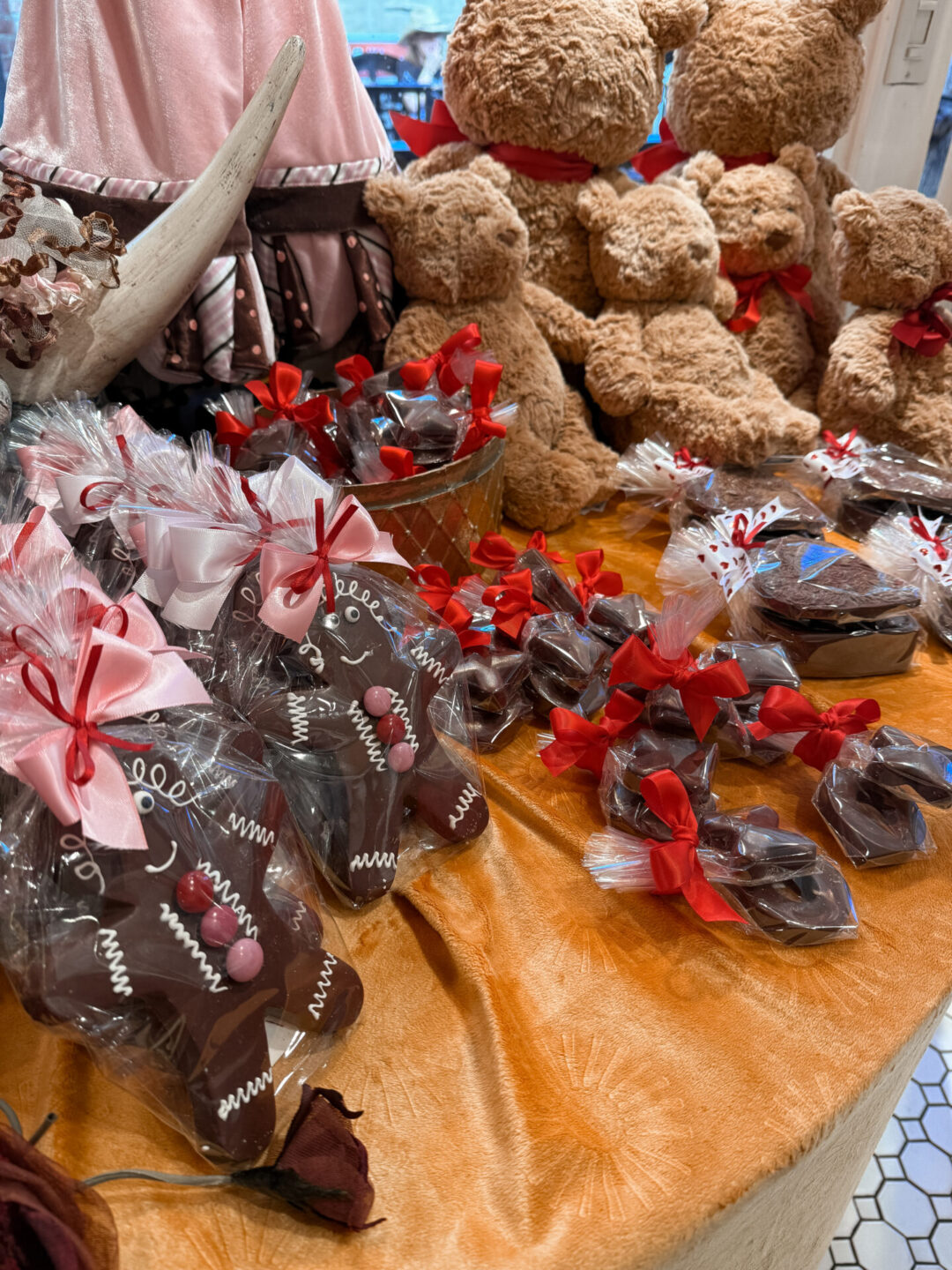 Laguna Beach Weekend Trip: a Valentines Day spread inside La Rue du Chocolat